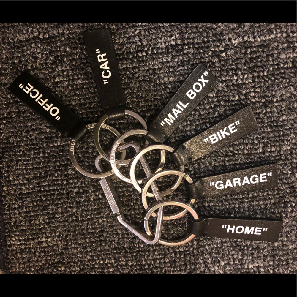 Off-White Label Keyring - Picture 2 of 5